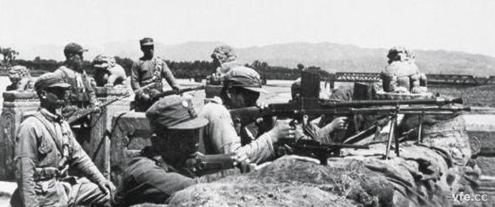 七七事變后，全國(guó)軍民奮起抗戰(zhàn)