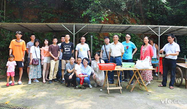 銀河電氣開展團建野炊活動 員工暢享初夏假日 銀河電氣開展團建野炊活動 員工暢享初夏假日