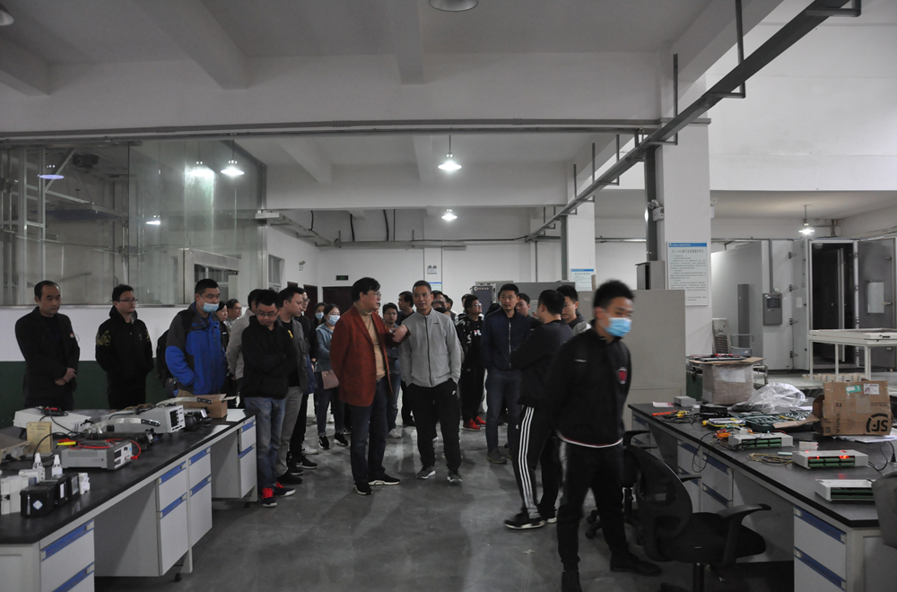 聯(lián)學(xué)聯(lián)創(chuàng)，半床棉被