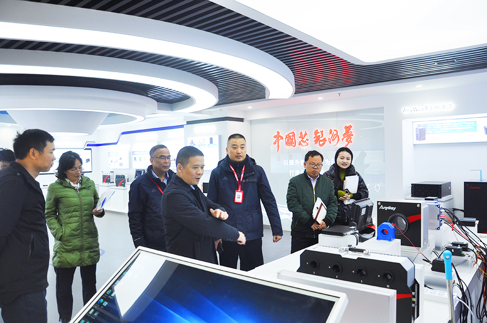 長(zhǎng)沙經(jīng)開(kāi)區(qū)賴?yán)っ髦魅我恍猩W臨銀河電氣調(diào)研指導(dǎo) 長(zhǎng)沙經(jīng)開(kāi)區(qū)賴?yán)っ髦魅我恍猩W臨銀河電氣調(diào)研指導(dǎo)